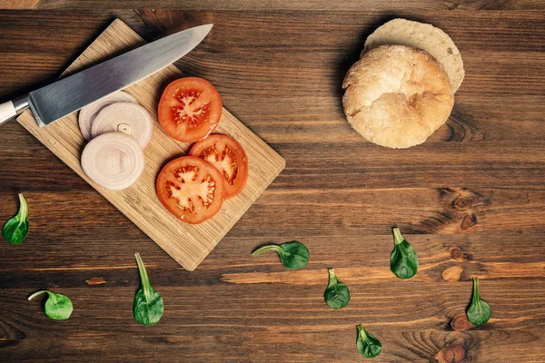 切菜板上的蔬菜 — 图库照片