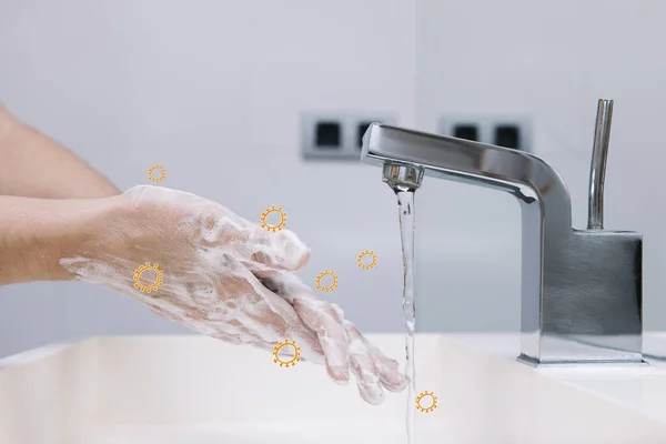 Dwie Ręce Kobiety Myjącej Się Celu Usunięcia Koronawirusu Białej Nowoczesnej — Zdjęcie stockowe