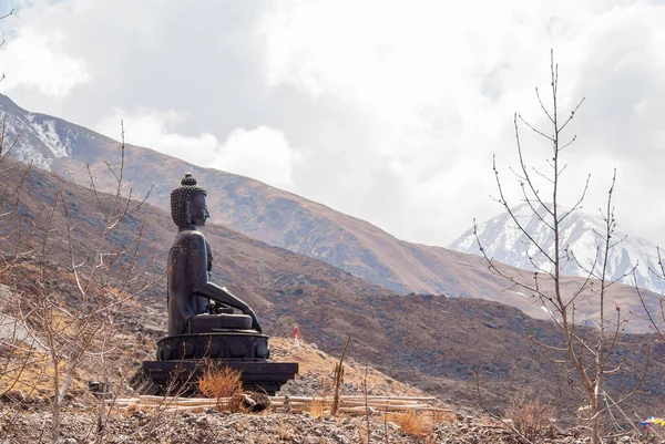 Bild av Buddha-statyn i Muktinath Nepal. — Stockfoto
