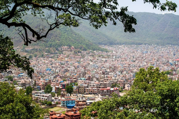 Panorámás kilátás nyílik Katmandu város, Nepál — Stock Fotó