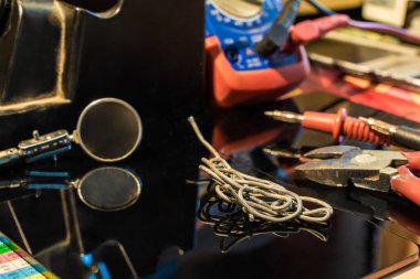 Lehim Donanımlı Mühendis Uzmanlığı Tablosu Pense Test Makinesi Fotoğrafı