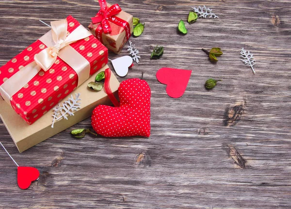 Pozadí pro den svatého Valentýna, dárek a srdce — Stock fotografie