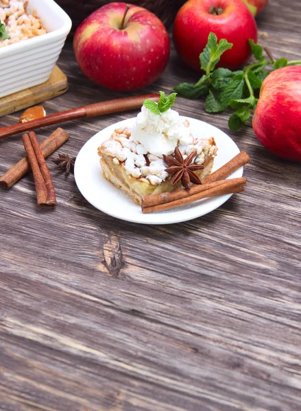 Homemade apple pie on wooden table — Stock Photo, Image