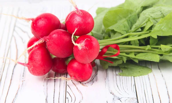 Roter Saft Auf Weißem Holzgrund — Stockfoto