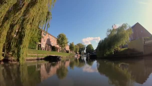 Hermosa Vista Canal Día Soleado — Vídeos de Stock