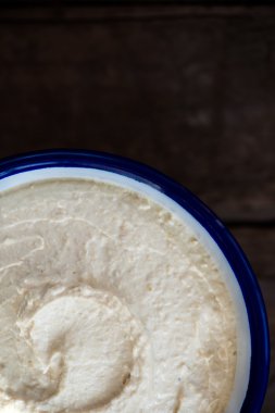 Nohut yapılan klasik humus