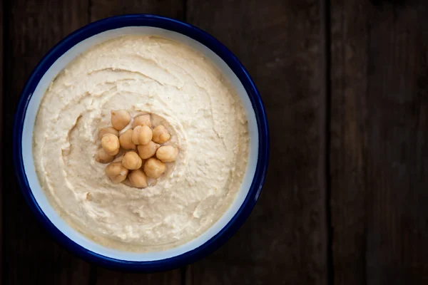 Hummus clásico hecho de garbanzos —  Fotos de Stock