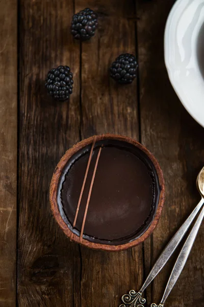 El yapımı zengin çikolata Tartlets