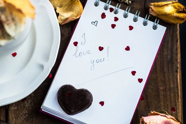 Mám rád Poznámka v Valentine den nastavení — Stock fotografie