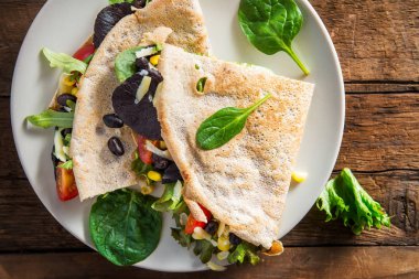 Tuzlu karabuğday krep veya Quesadilla