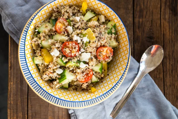 Quinoa et légumes frais — Photo