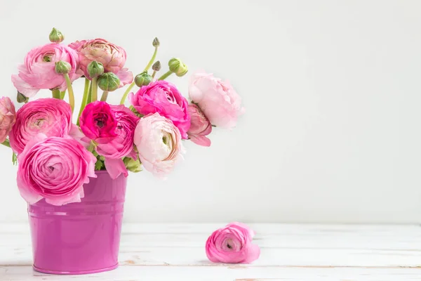 粉红色的毛茛属，毛茛花的花束 — 图库照片