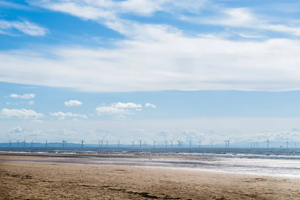 Formby Beach w pobliżu Liverpoolu, w słoneczny dzień — Zdjęcie stockowe