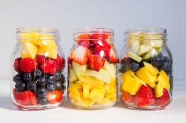 Meyve ve Berry salata kavanoz