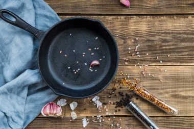 Yeni dökme demir tavalar 