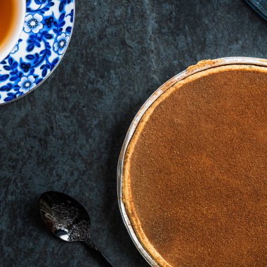 Tuzlu karamel ve çikolata Tart