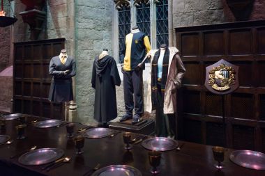 Büyük salon Hogwarts, Leavesden, İngiltere'de olarak dizi