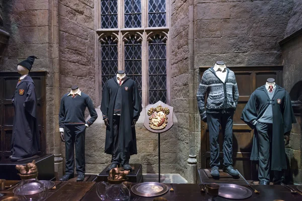 Büyük salon Hogwarts, Leavesden, İngiltere'de olarak dizi