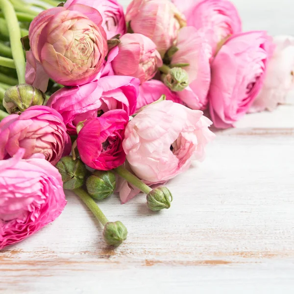 Boeket van roze Ranunculus, Buttercup bloemen — Stockfoto