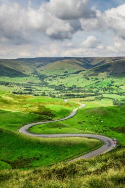 Castleton ve Peak District Natio Edale yakınlarındaki Mam Tor tepe