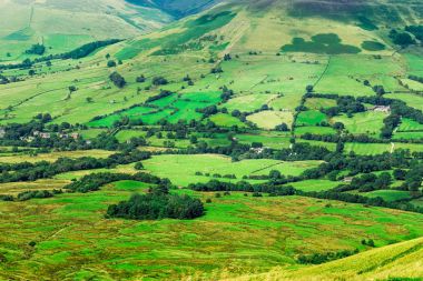 Castleton ve Peak District Natio Edale yakınlarındaki Mam Tor tepe