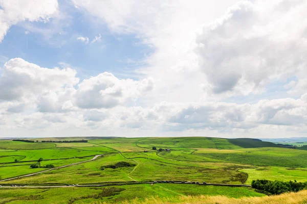 Castleton ve Peak District Natio Edale yakınlarındaki Mam Tor tepe