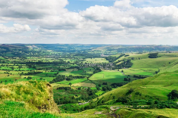 Castleton ve Peak District Natio Edale yakınlarındaki Mam Tor tepe