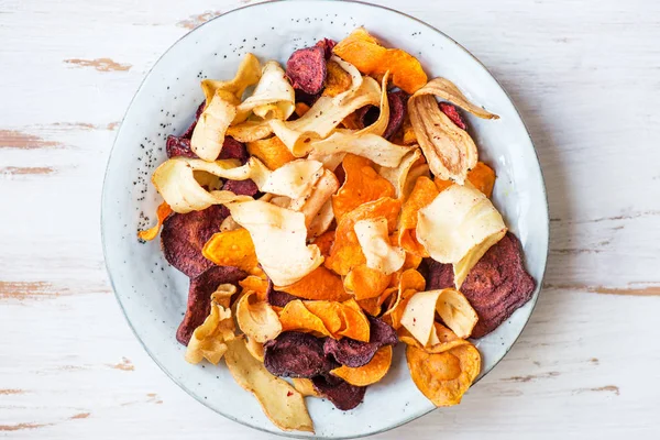 Tazón de bocadillo saludable de patatas fritas vegetales, patatas fritas — Foto de Stock