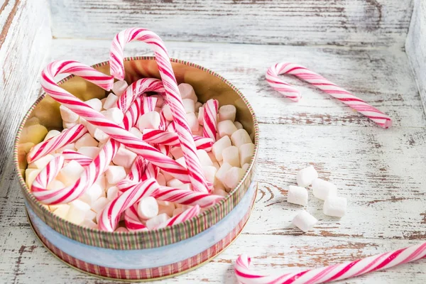 Приготування до Різдва з цукерками і зефіром — стокове фото