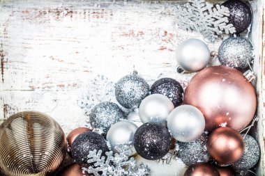 Tahta kutuda Noel süsleri