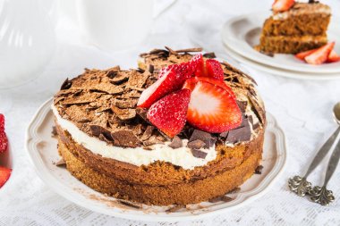 Kahve kek, çilek ve kahve