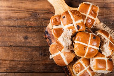 Paskalya kahvaltı Hot Cross Buns ile