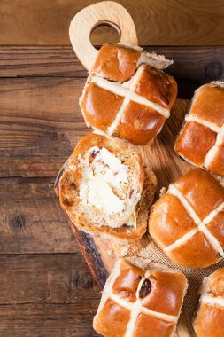 Paskalya kahvaltı Hot Cross Buns ile