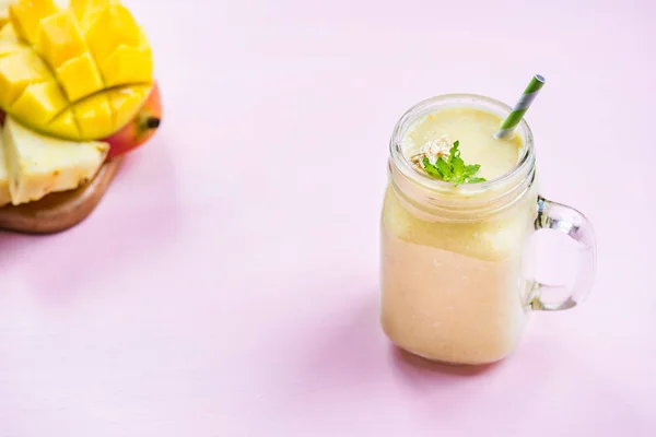 Mango, Banana, Pineapple and Oatmeal Smoothie in the Jar — Stock Photo, Image