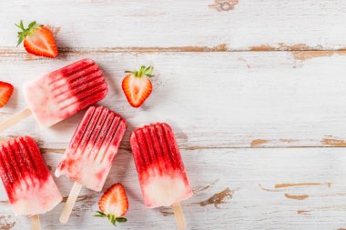 Ev yapımı Vegan çilekli dondurma
