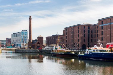 Liverpool, İngiltere'de, farklı görünümlerini CIT güzel güneşli bir günde