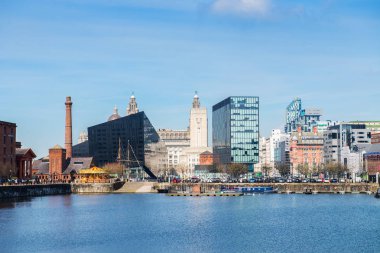 Liverpool, İngiltere'de, farklı görünümlerini CIT güzel güneşli bir günde