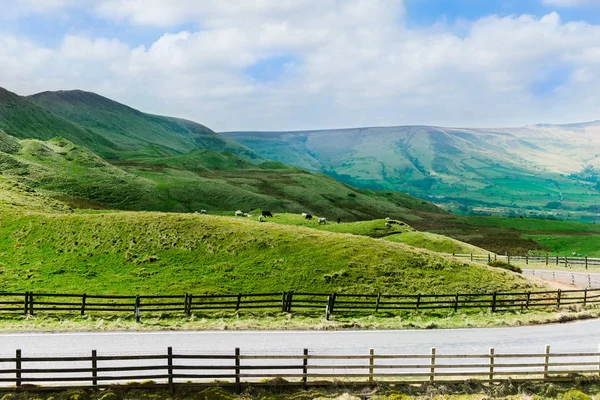 Nyáron a Mam Tor, a Peak District National Park, En túrázás — Stock Fotó