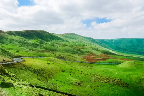 Wandern im Sommer am mam tor, Peak District National Park, en — Stockfoto