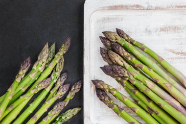 Lezzetli, tatlı ve yumuşak İngiliz kuşkonmaz