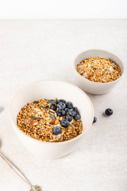 Kinoa granola 'dan sağlıklı bir kahvaltı