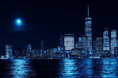 New York City silueti ve Jersey City 'den Manhattan şehir merkezi