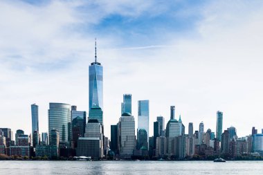 New York City silueti ve Jersey City 'den Manhattan şehir merkezi
