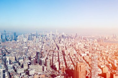 New York şehrinin gökyüzü ve Manhattan şehir merkezinin muhteşem manzarası.