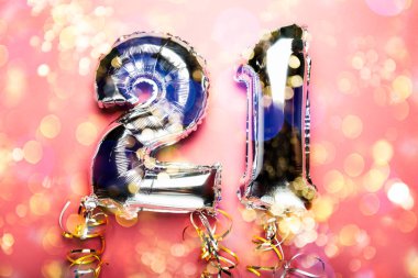 Kutlama için balon Bunting 21. yıldönümünüz kutlu olsun.