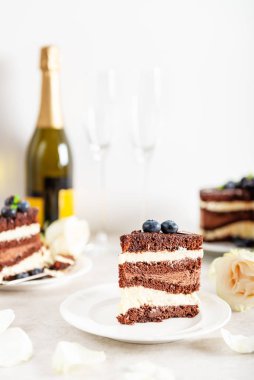 Tatlı menüsü Belçika çikolatası pastamız katmanlı