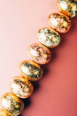 Doğal Altın Benekli Paskalya Yumurtaları