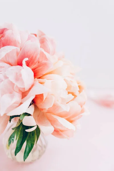 Fresh bunch of pink peonies and roses — Stock Photo, Image