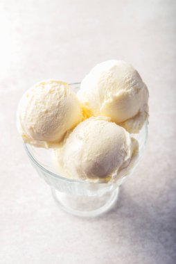 Vanilyalı dondurma.