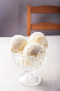 Vanilyalı dondurma.